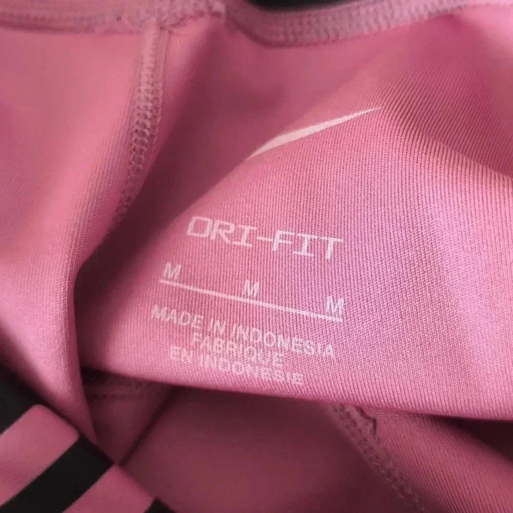 NIKE one women's biker shorts - Picture 9 of 10